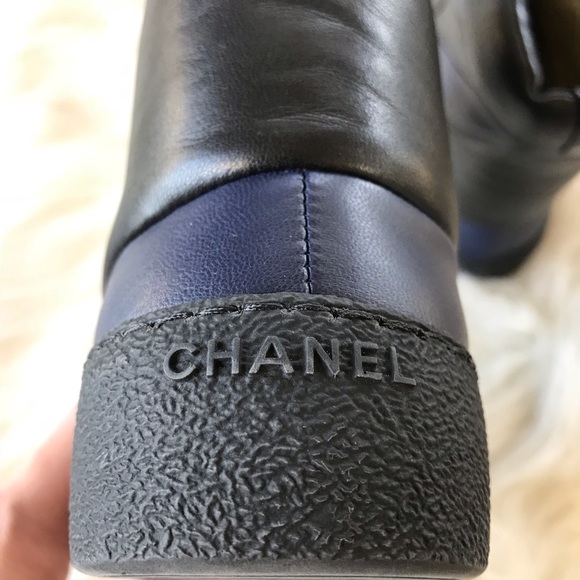 Chanel quilted leather sneaker style ankle boots - Picture 4 of 7